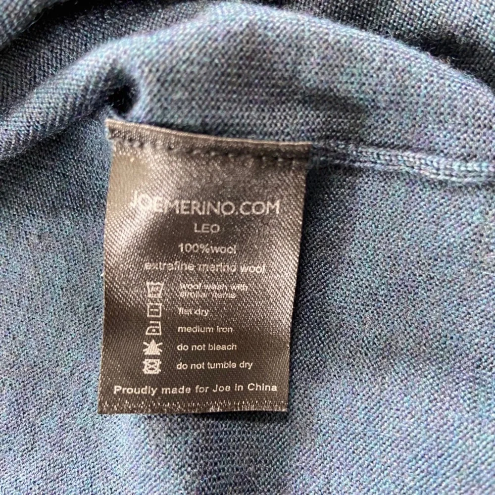Joe Merino V-Neck Sweater Mens XL Blue 100% Extrafine Merino Wool Leo Knit